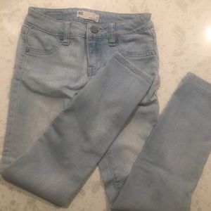 Light wash Skinny Jeans💙